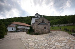 Djole 
Манастир Петковица(Рудник) 
2010-12-13 19:34:24