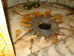 jerusalempics 
The Holy Place where Jesus was born  
2010-12-15 16:05:21