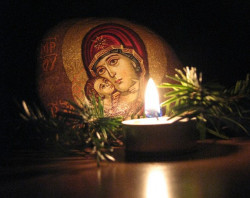 PALADA 
Hristos se naşte, mariţi-L!   Hristos din ceruri, întâmpinaţi-L ! 
87 
2010-12-24 08:27:43