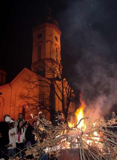 Paljenje badnjaka-06.01.2011.