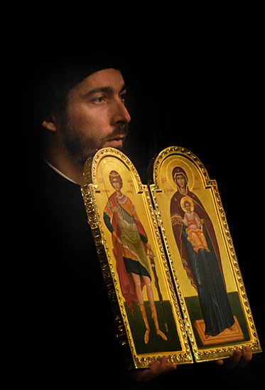 Holding the Diptychs