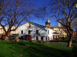 Nikolay_BG 
катедрален храм "Свети Димитър" - град Сливен 
2011-01-01 21:37:50