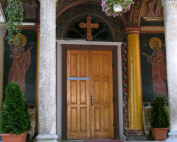 cristiangeorge 
Uşă-de-biserică 
2011-01-11 21:29:05