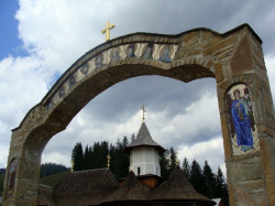 ella 
"Intra-voi în casa Ta, închina-mă-voi în biserica Ta cea sfântă..." 
2011-01-12 16:05:40