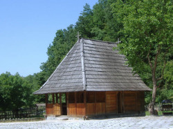 lstefanovic 
Црква брвнара у Тршићу 
2011-01-13 15:33:05