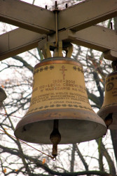 przecisz 
dzwon, колокол, the bell 
2011-01-31 09:48:34