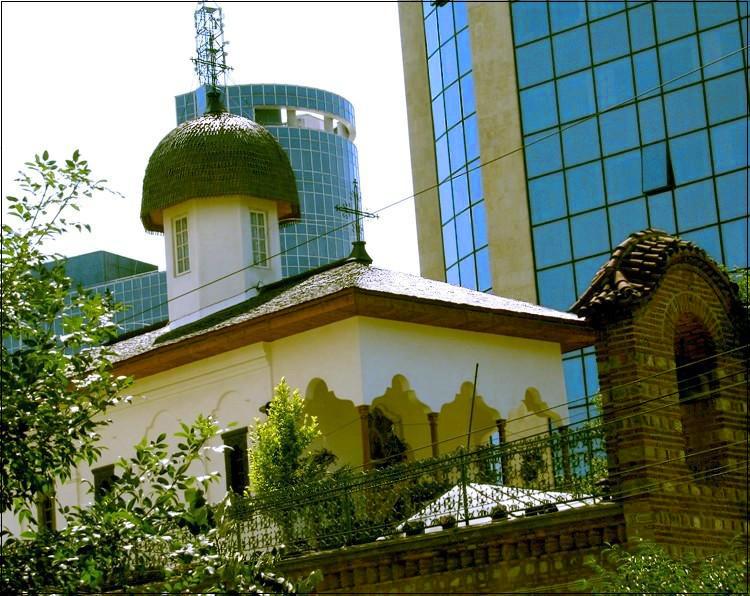 Biserica lui Dumnezeu şi templele mamonei, în Bucureşti