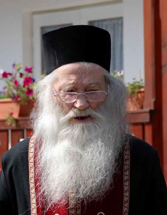 ~~~ Întru mulţi ani, Părinte Justin!!! ~~~
