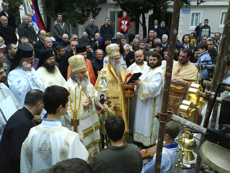 Освећење крста и звона, храм Св. Тома, Бечићи