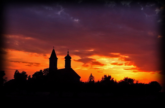 sumrak nad Fenekom
