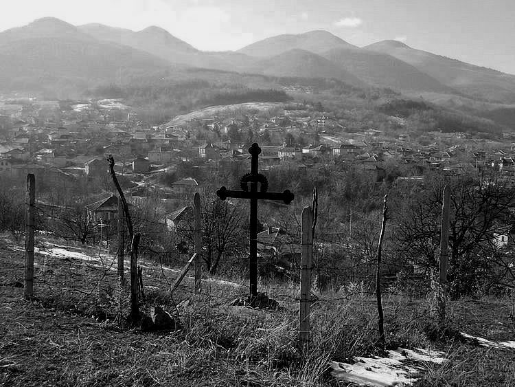 кръст над село Новаково, Родопите