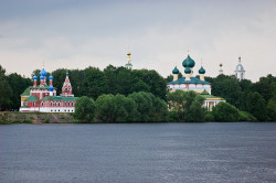 dymon 
Panorama of Uglich town 
2011-02-26 18:44:54