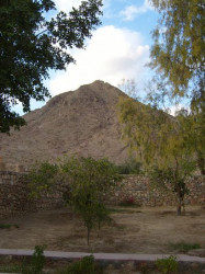 jerusalempics 
On the top of the hill is ruins of another old monastery (sec. V-VII) 
2011-02-26 22:15:11