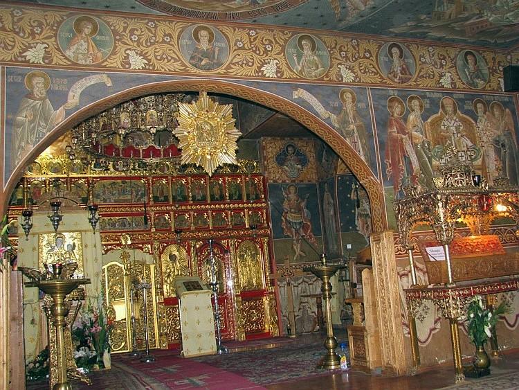 In Biserica Manastirii Petru Voda
