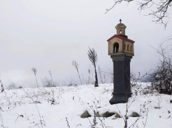 Nikolay_BG 
Крайпътен параклис в Средна гора 
2011-03-01 22:27:17