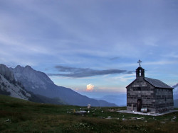 ketevanbd 
На високој гори ка Светом Илији 
2011-03-07 21:16:42