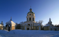 Aleksandr 
Николиский храм утром 
2011-03-09 19:05:34