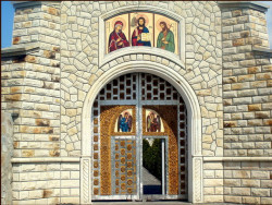 elenna 
"Eu sunt uşa: de va intra cineva prin Mine, se va mantui..." (Ioan 10:9) 
2011-03-20 19:44:15