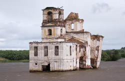 dymon 
Abandoned and drowned Nativity of Christ church in former Krohino village 
2011-03-25 22:10:45