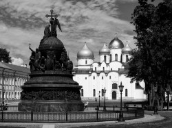 ik70 
Памятник тысячелетия крещения Руси и Софийский собор 
2011-03-30 16:14:59