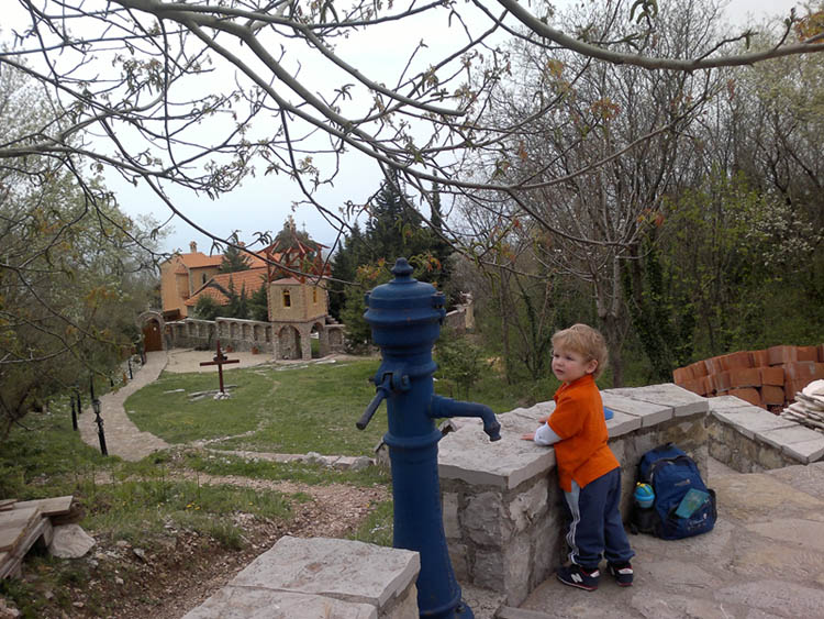MANASTIR RUSTOVO