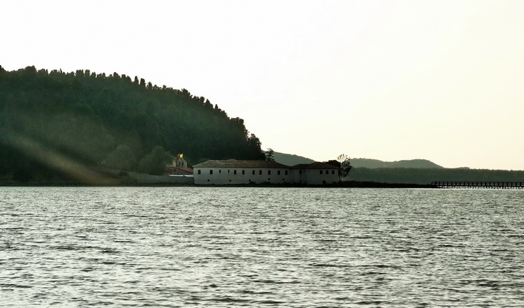 Манастир Звернец