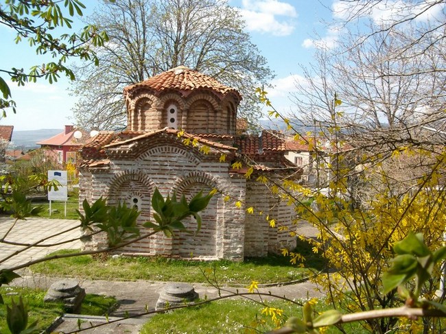 храм "Св. Николай" от ХІІІ в., Сапарева баня