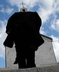 sapuric 
SVEŠTENIK - PRIEST 
2011-04-02 21:40:20