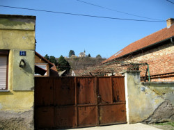 dule 
Капела на гробљу у Сремским Карловцима 
2011-04-21 13:24:52