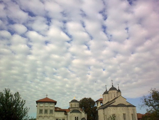 nebo nad koviljom