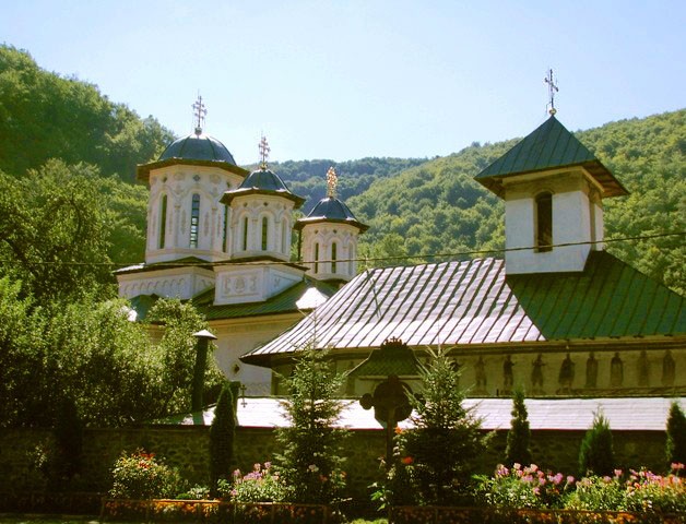 In zori, la Lainici.