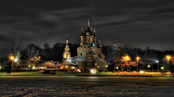 FF70 
 Храм Животворящей Троицы в Останкине 
2011-05-02 14:32:12