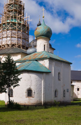 dymon 
Church of Saint Epiphanius in Kirillo-Belozersky monastery 
2011-05-10 07:11:19