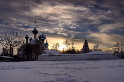 aon 
Sunset in Pereslavl 
2011-05-12 09:25:15