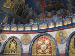 tomekl115 
Иконостас Храма Св, Тройцы в Гайновке 
2011-05-13 19:31:10