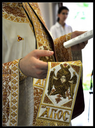 lnazarko 
Pierwsza Boska Liturgia na wyspie w XXI w. 
2011-05-24 16:35:31
