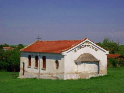 Nikolay_BG 
храм "Свети Димитър Солунски" - с.Ценово 
2011-05-30 06:50:24
