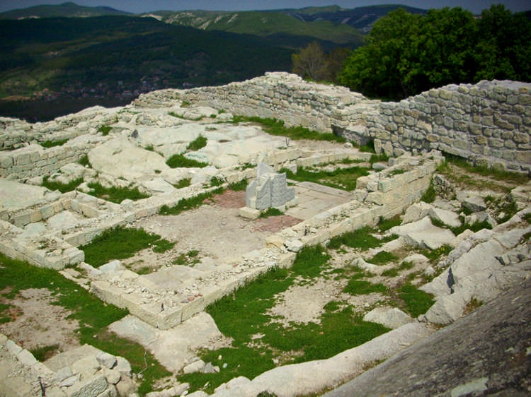 Останки от ранносредновековна църква, Перперикон