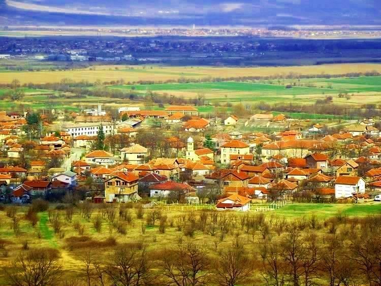 село Розово - в центъра храм "Свети Димитър" 