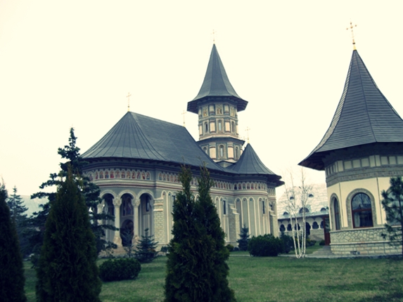 Sfânta Mănăstire Cămârzani