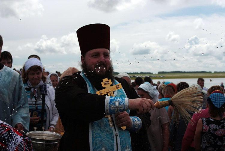 Окроплю водичкой
