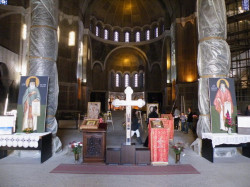 Tixy 
Храм Св. Саве - Ентеријер 
2011-06-01 14:27:46