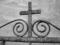 sepia 
the cross 
2011-06-02 21:30:08