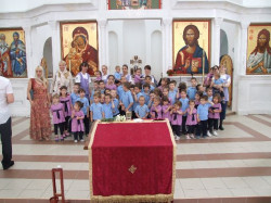 Ljuba Rus 
деца и литудгија Телеп Н.Сад 
2011-06-04 19:37:02
