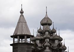 dymon 
ransfiguration church and the belltower on Kizhi island 
2011-06-07 21:09:01