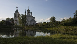buket 
Покровская церковь 
2011-06-19 10:42:19