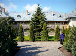 elenna 
~ La Cămârzani ~ 
2011-06-19 16:42:34