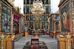 aon 
In Trinity Cathedral (Pskov) 
2011-06-20 10:37:43