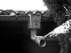 sepia 
the cross 
2011-06-21 21:32:41
