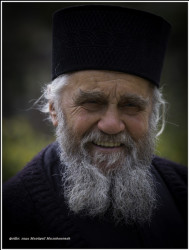 hmiodrag 
МОНАХ КИРИЛО ХИЛАНДАРАЦ 
78 
2011-06-22 14:03:10
